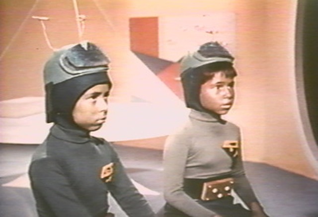 santa-claus-conquers-the-martians-03