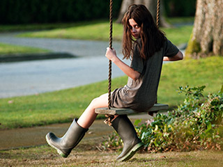 THE POSSESSION (2012)Natasha Calis