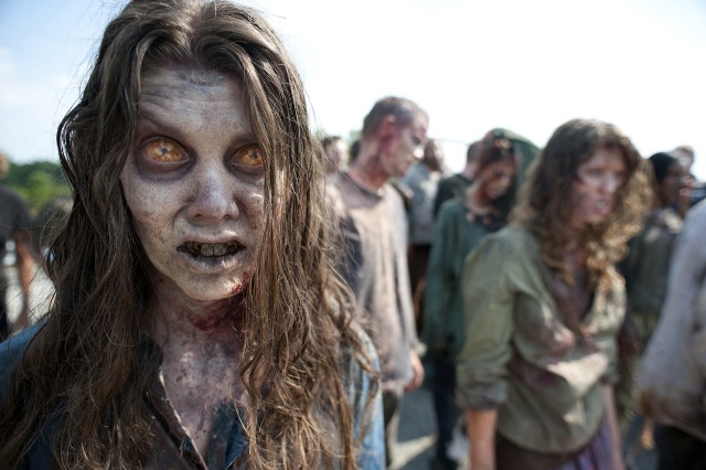 the-walking-dead-season-2-zombie-photo