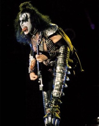 gene_simmons_tongue