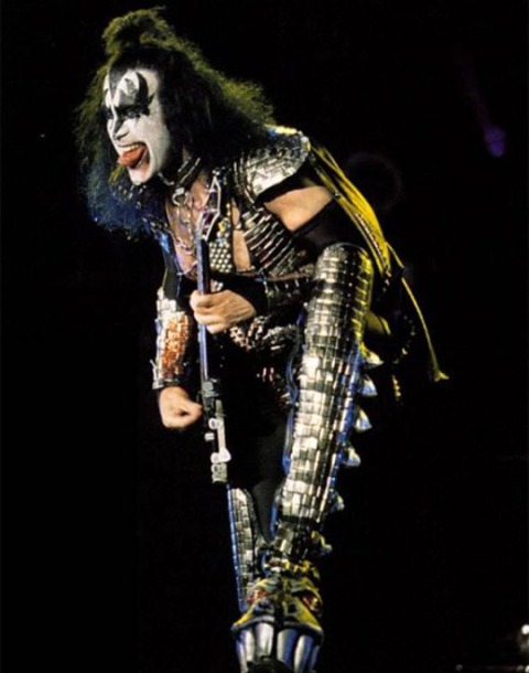 gene_simmons_tongue