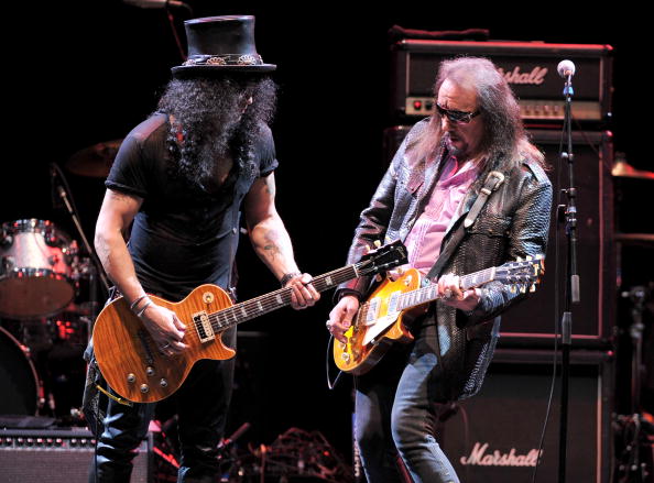LOS ANGELES, CA - MAY 07: Musician Slash and musician Ace Frehley perform at the 6th Annual MusiCares MAP Fund Benefit Concert at Club Nokia on May 7, 2010 in Los Angeles, California. (Photo by Alberto E. Rodriguez/Getty Images)