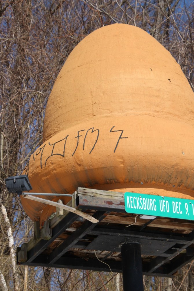 Kecksburg-UFO-replica-2