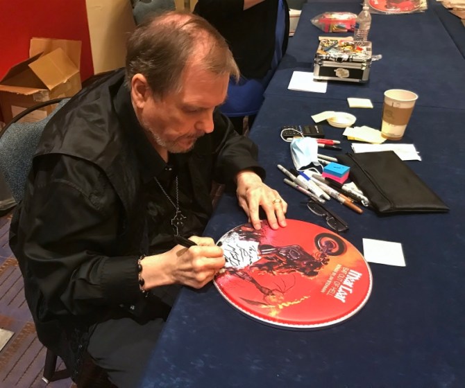 Singer, Meatloaf, signing at 2021 Flashback Weekend horror movie convention